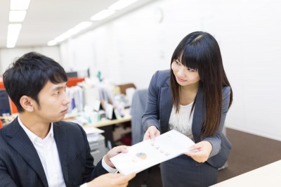 「別添」と「別紙」の違いを解説!意味/使い分けは?添付とは?